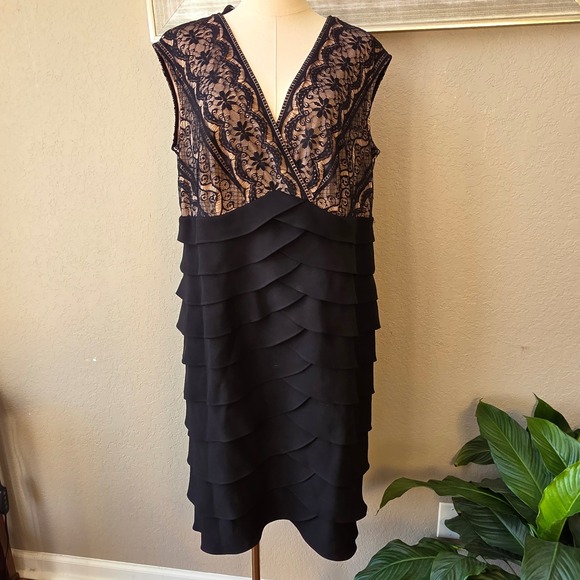 Jessica Howard Black Lace Ruffle Dress Sleeveless Evening Cocktail 16W - Picture 1 of 9